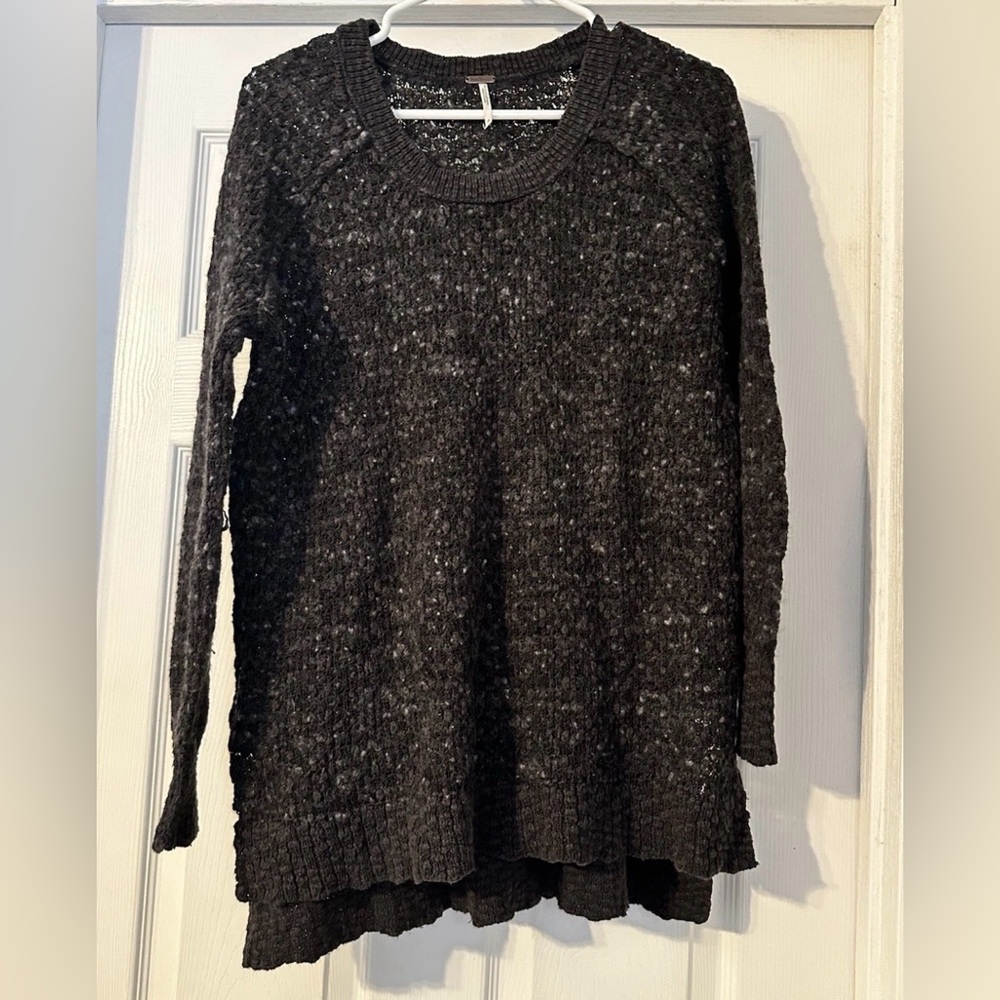 Free People Women’s Black & Grey Speckled Pullover Sweater Size Small
